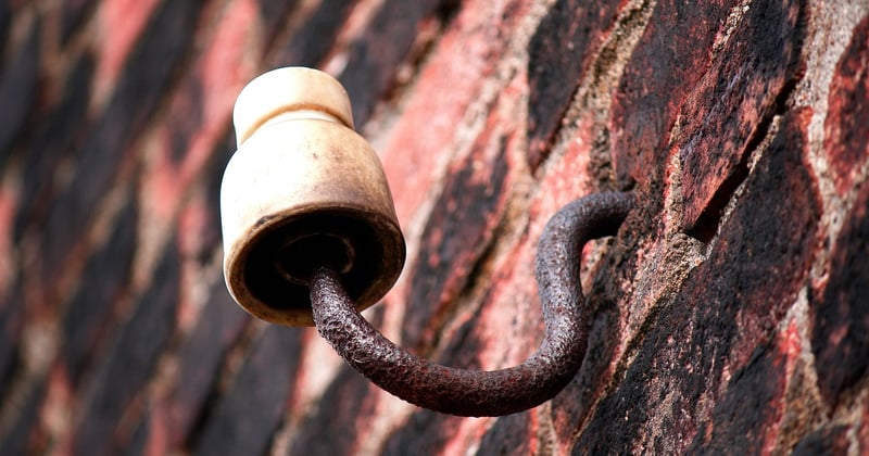 Isoler un mur par l’extérieur à moindre coût : les meilleurs matériaux