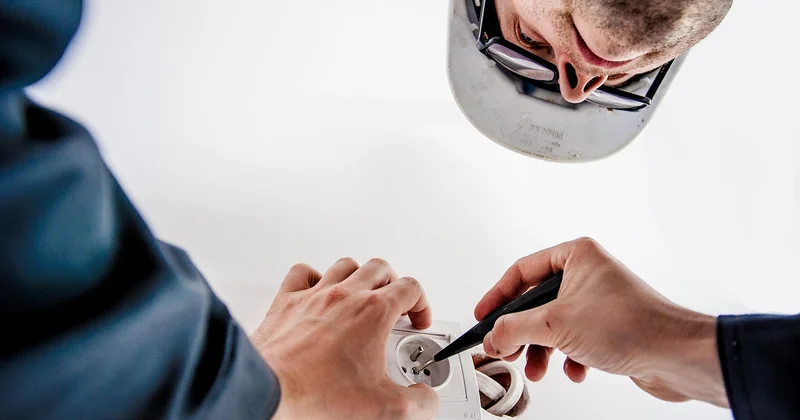 Branchement prise électrique 3 fils : le protocole exact
