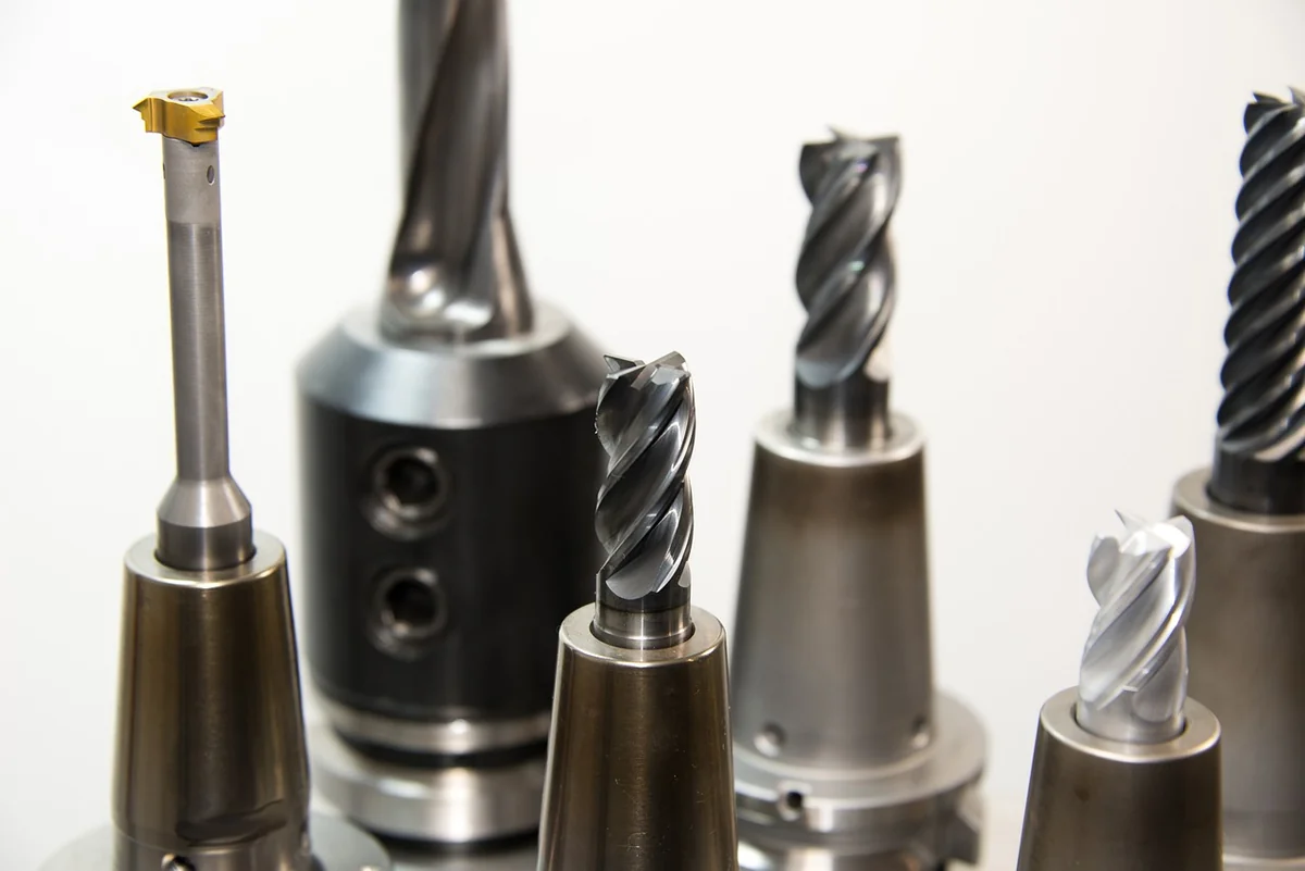 Étape 2 : Choisir le bon enduit et les outils