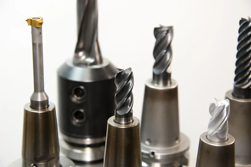 Étape 2 : Choisir le bon enduit et les outils